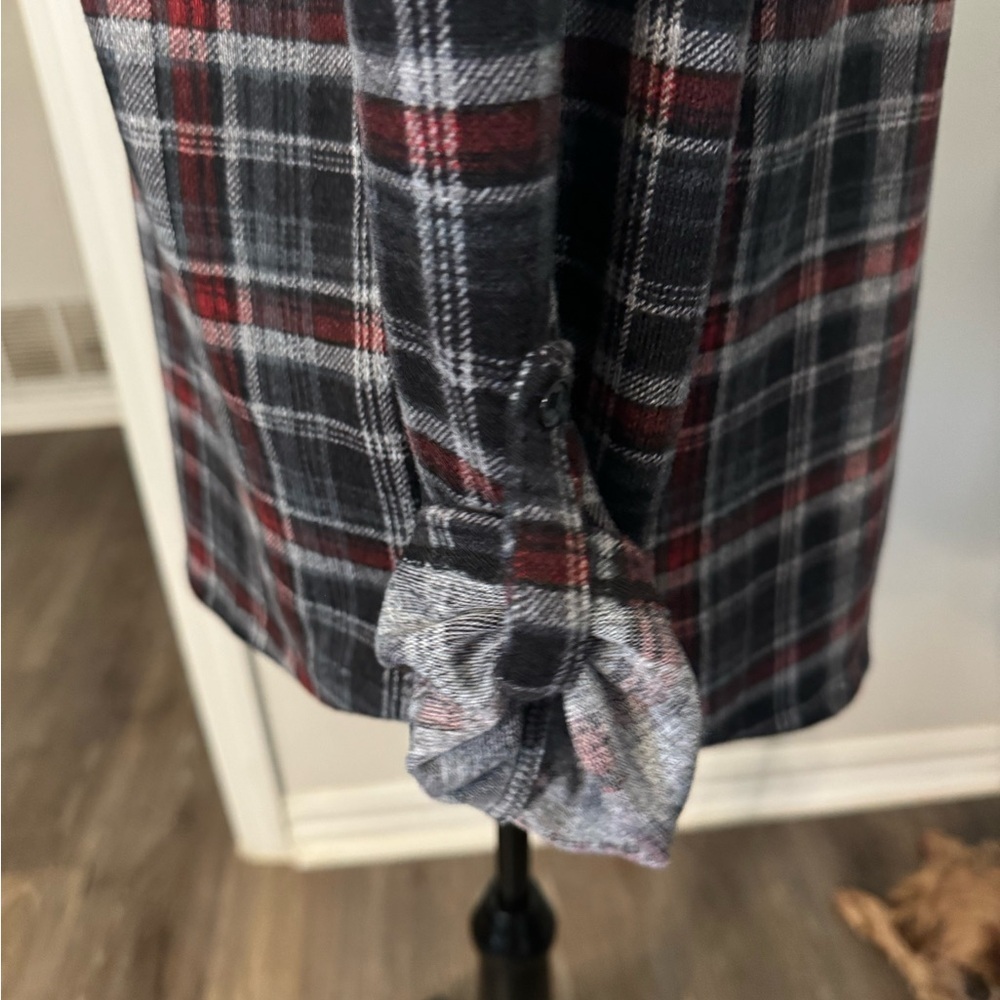 Katie Park comfy chic Loggin look flannel shirt for women in size small - Picture 5 of 11